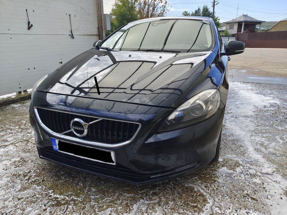 Vând Volvo V40 2013