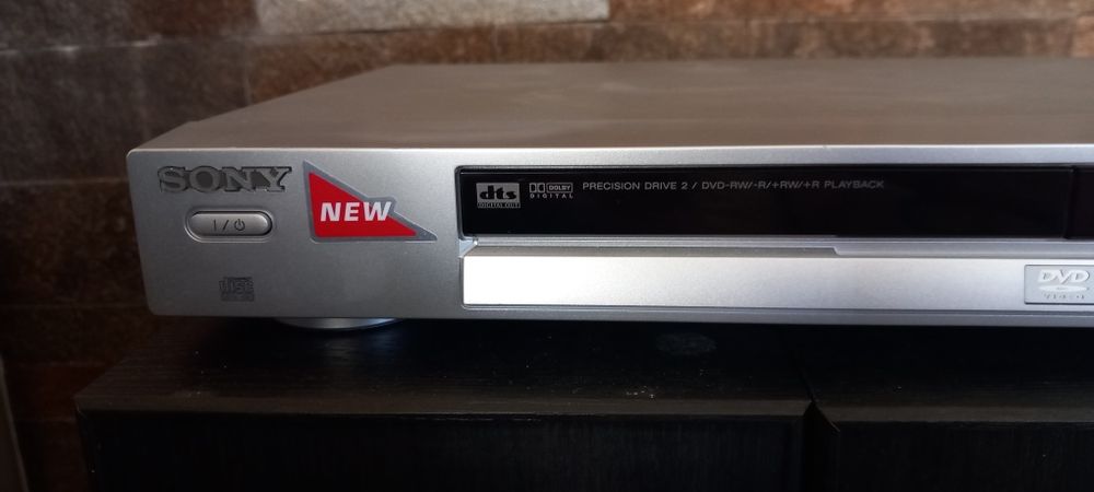DVD- CD плеър SONY DVP-NS330