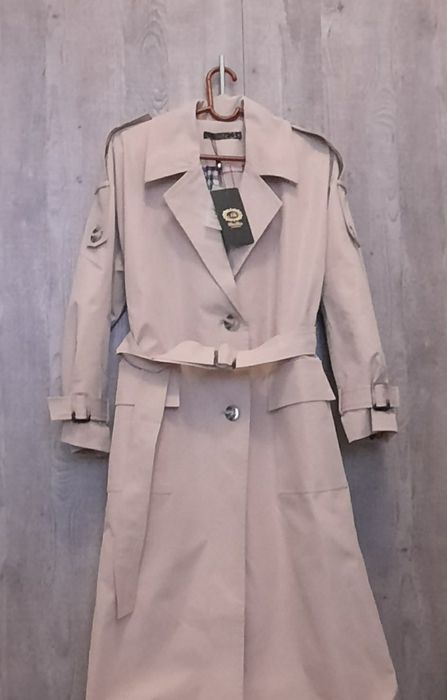 Плащи новые 22000 тенге