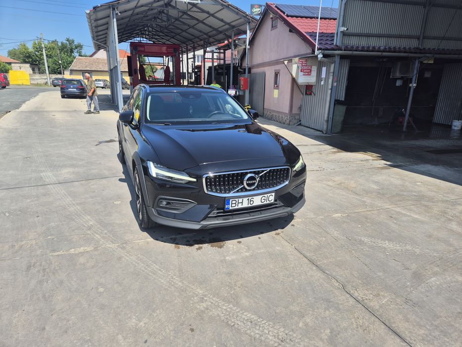 Volvo v60 county cross  2.0 d  196 cp