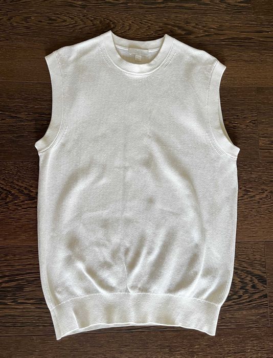 Vesta alba COS din bumbac tricotat
