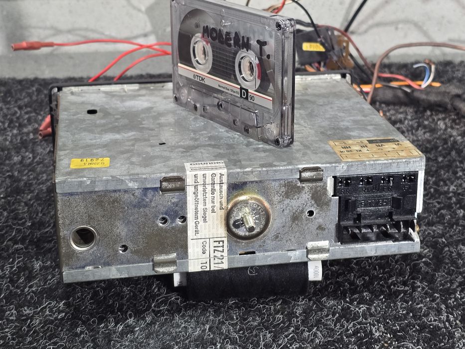 Radio casetofon VW AUDI GAMMA 2 gro m327, retro mobil