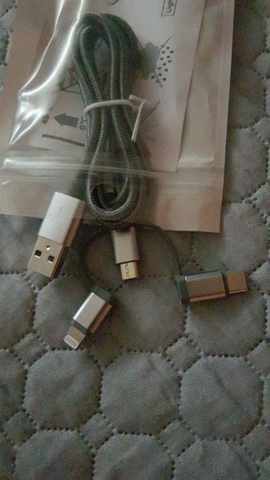 Adaptor pentru telefon 3in 1