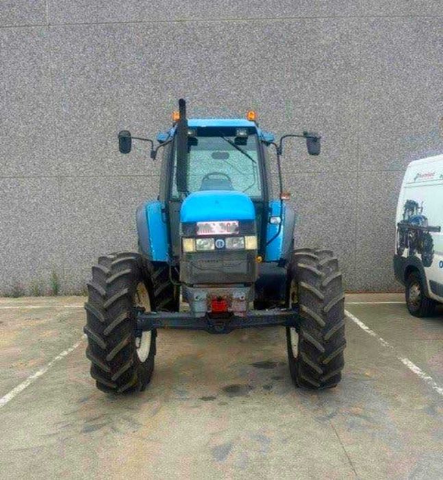 Tractor New Holland M 115 NH 8160 de 115 cp Claas Case Fendt Same Deutz T 5 105 T 5 115 TD 95 John Deere Valtra Ferguson Case MX MXU Case MXM CS CX