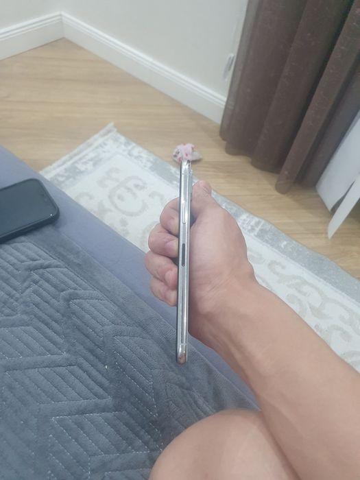 Продам айфон 10 Х