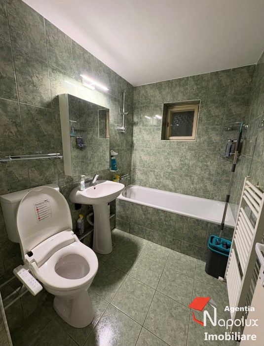 Apartament cu 4 camere de vânzare în Plopilor – 77 mp + 2 balcoane