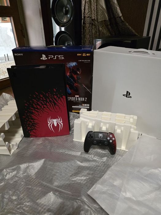 Игровая консоль Sony PlayStation 5 Spider-Man 2 Limited Edition.
