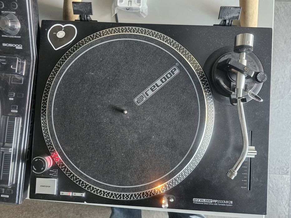 Vând Turntable-uri DJ Audio-Technica AT-LP120-USB + Reloop 2000 MK2

Audio-Technica AT-LP120-USB + Reloop

RP-2000 MK2
