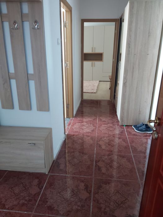 Inchiriez apartament cu 2 camere