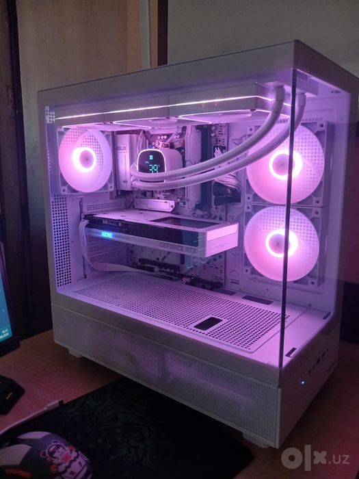 Gaming comp white