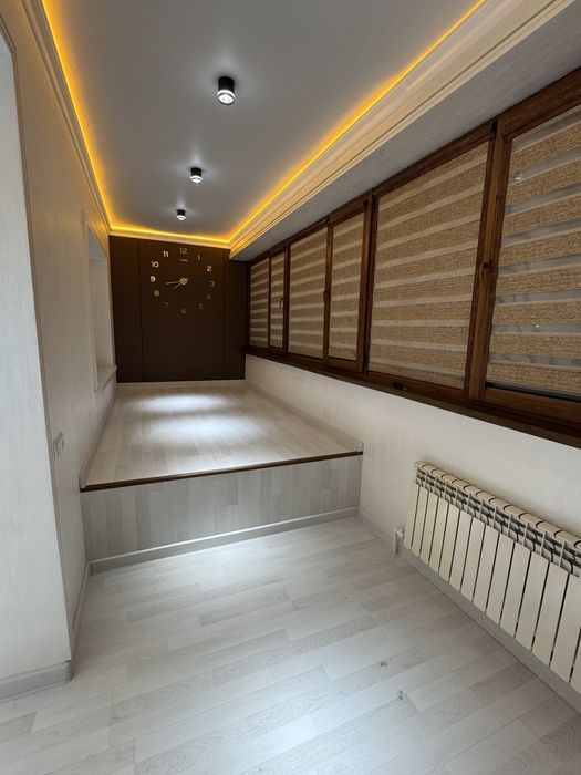 3 xonali kvartira sotiladi