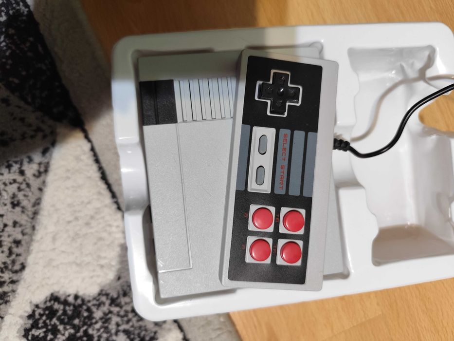 Електронна игра с 600 вградени игри