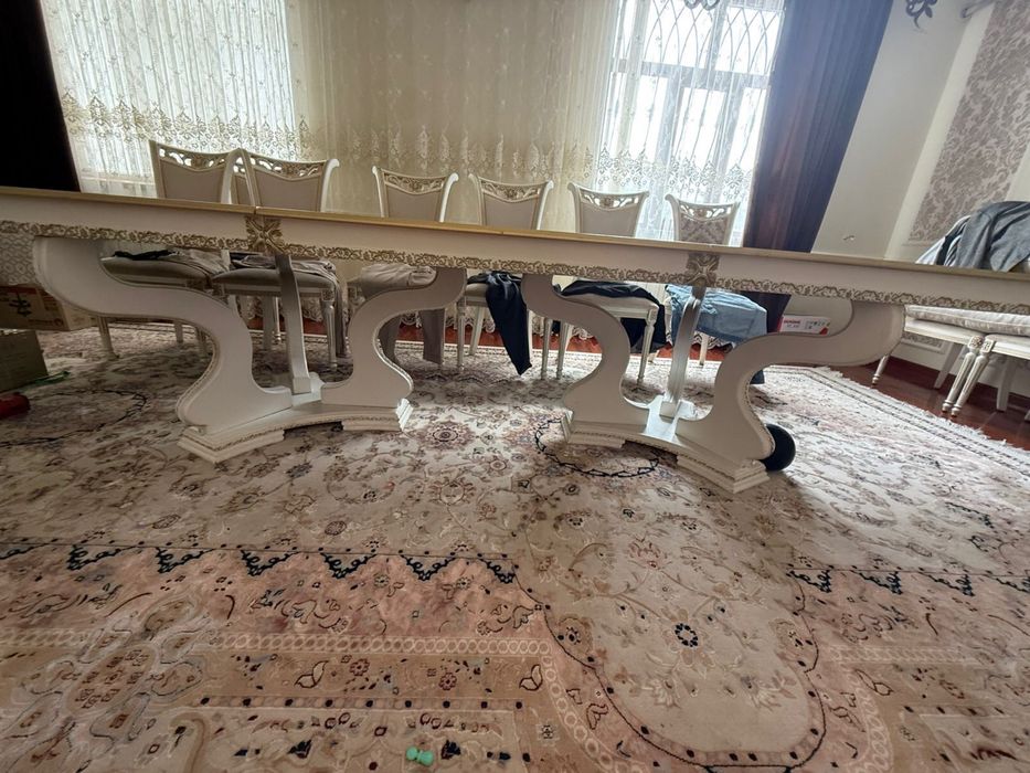 обеденный стол для гостиной