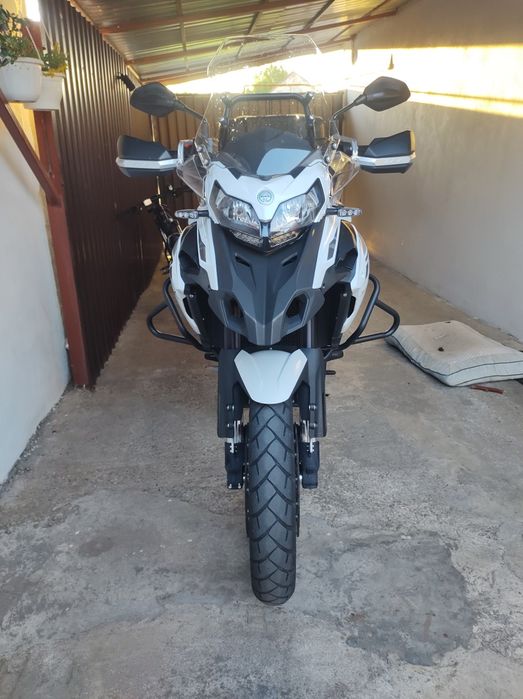 Yamaha X Max 125 Benelli TRK 502X
