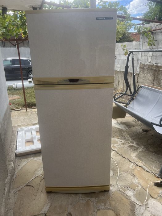 Работещ хладилник