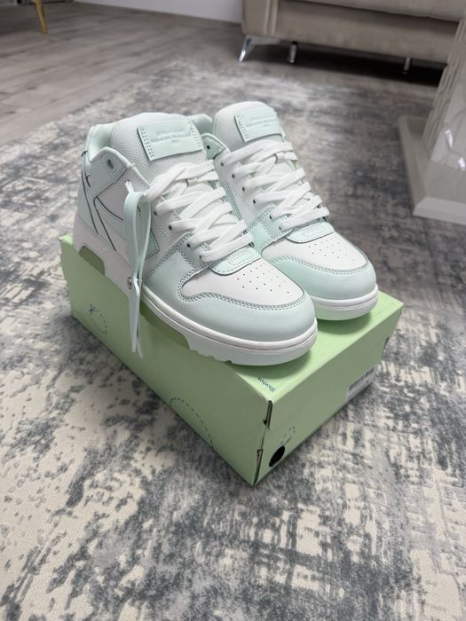 Vand Off White Out Of Office