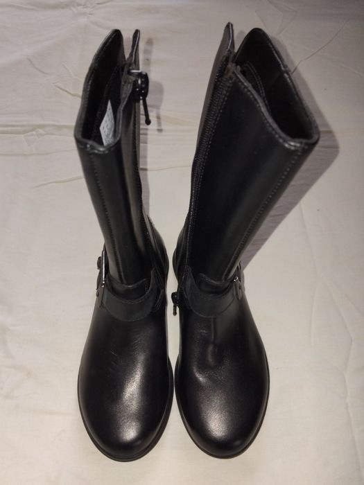 Нови детски ботуши Clarks.Естествена кожа.