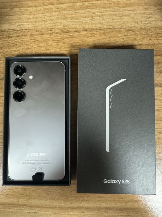 Samsung Galaxy S25 (256 Gb)