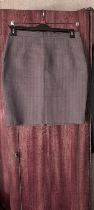 Продаётся  деловой женский костюм