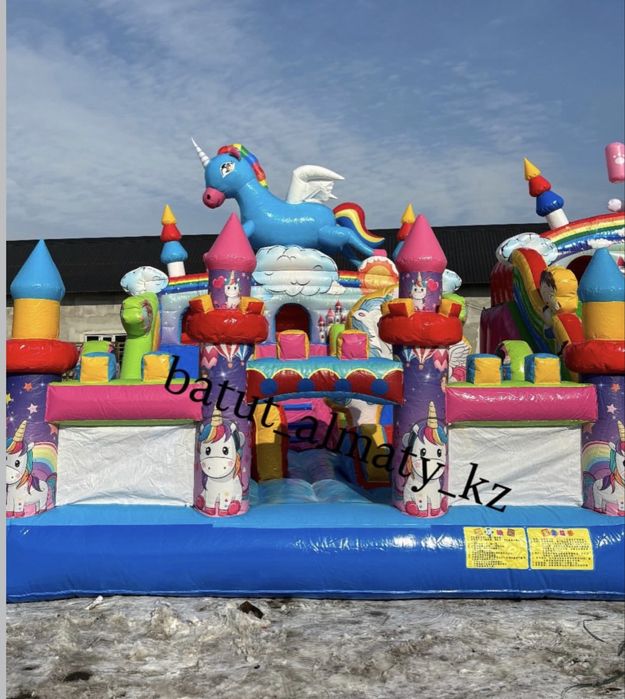 Надувной батут новый продам атракцион