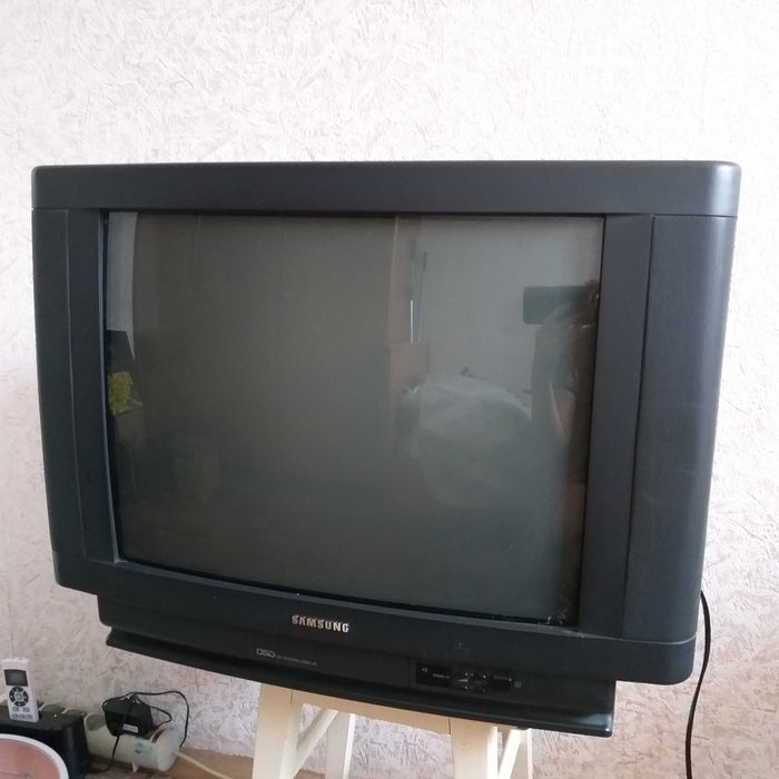 Продам телевизор Samsung, 54 см диагональ