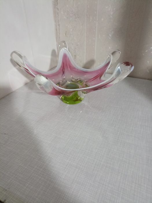 Продам вазу чешское стекло