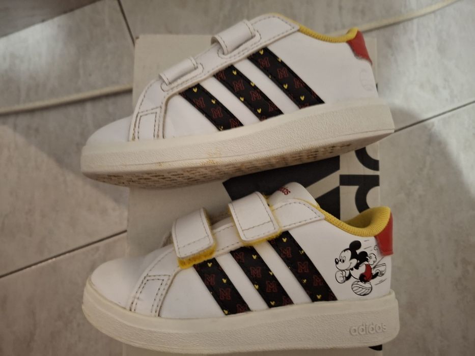 Маратонки adidas