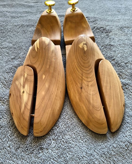 Antere / Șponere calapoade pantofi din lemn de cedru (Shoe Trees)