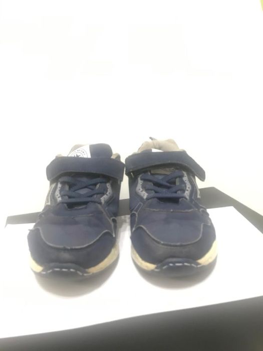 Продам кроссовку кроссовка для мальчиков