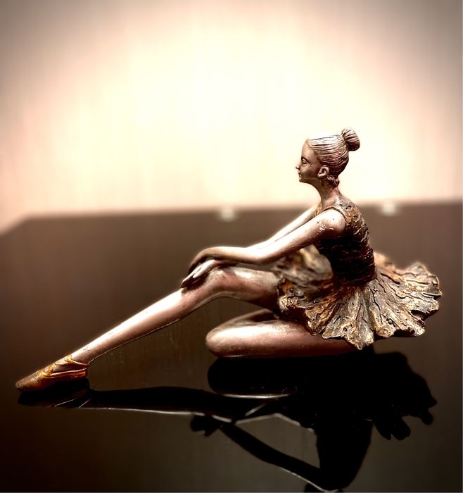 Балерина статуетка