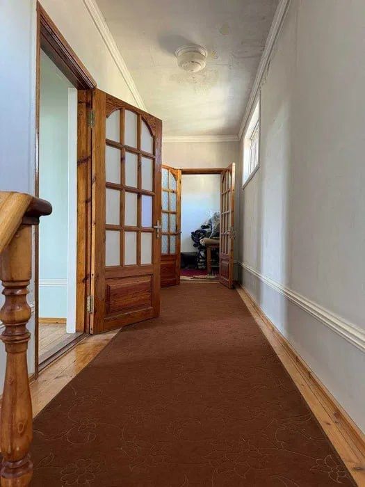Dacha Sotiladi: 8 Sotix, 2 Qavatli Uy, Sauna va Basseyn