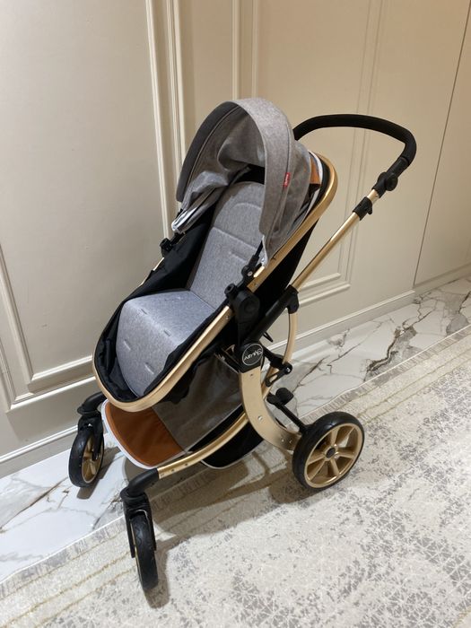 Коляска 2/1. Люлька трансформируется в прогулочную