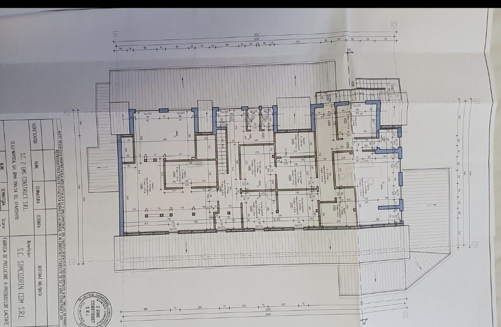 Vând/ închiriez spațiu comercial.