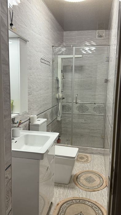 Продаю дом метро Максима Горького, 6-ти комнатный, 350 кв, 5 сот