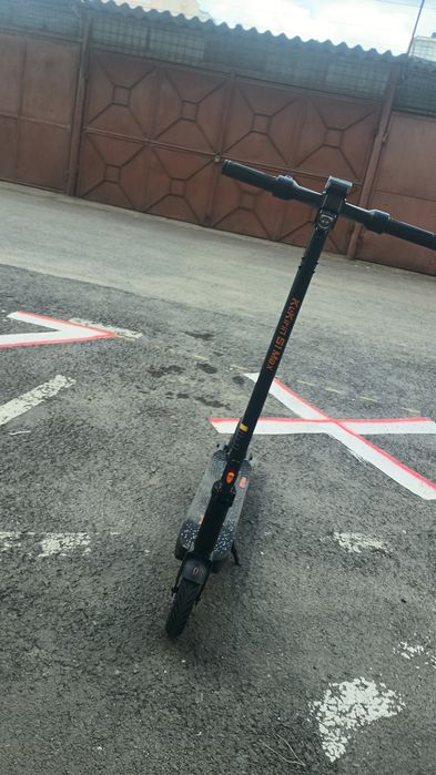 Vând trotineta kukirin s1 max 2026 (fara cauciuc spate)  870 kilometri