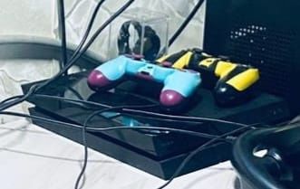 Продам Playstation 4