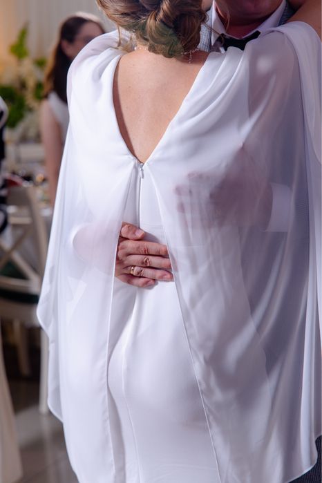 Шикарное вечернее/свадебное платье