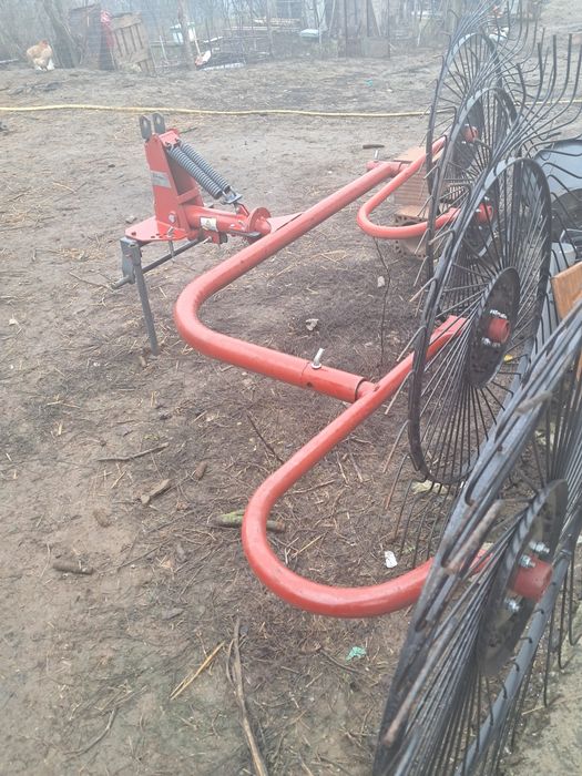 Vand tractor u650 cu utilaje