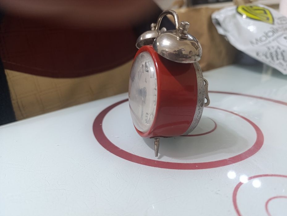 Ceas deșteptător ARADORA