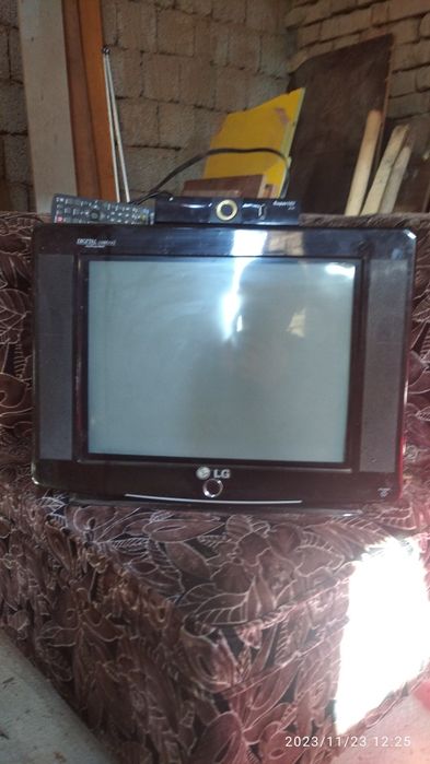 Televizor 72  LG kineskopli sotiladi