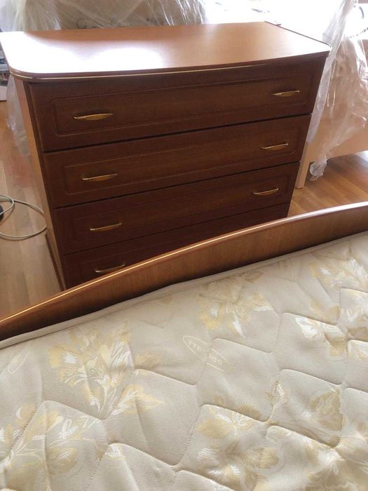 Vand mobilier lemn masiv: dulap, pat, comoda si 2 noptiere