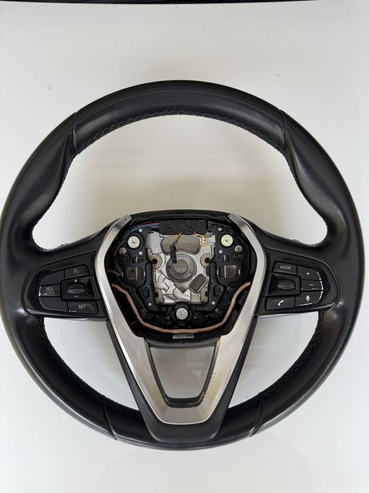 Волан bmw G30 запазен с лека забележка