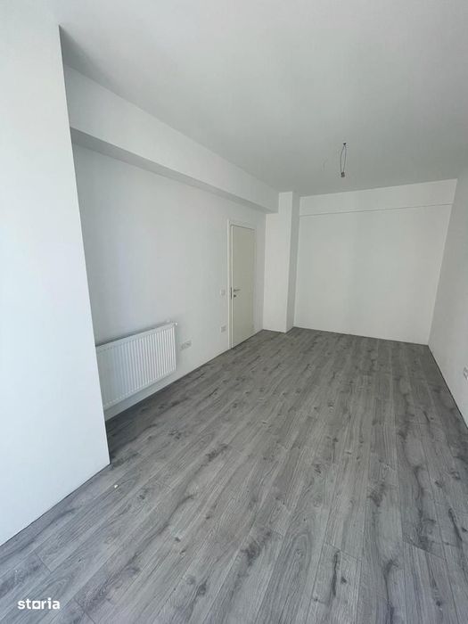 1 Cam Decomandat Capt Cug Visoianu Etaj Intermediar