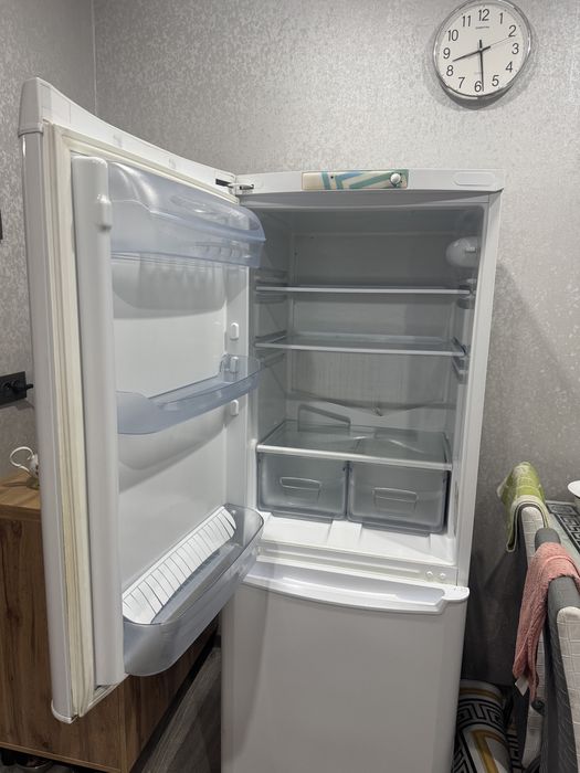 Продам холодильник Indezit/Индезит