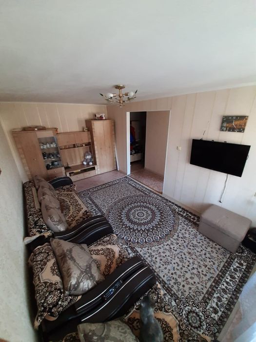 Продам квартиру на 2 этаже в 5 этажном доме в хорошем состоянии,