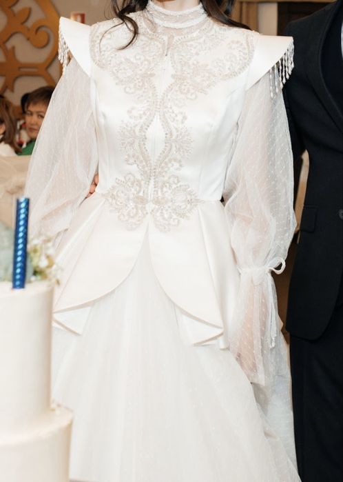 Продам белый камзол