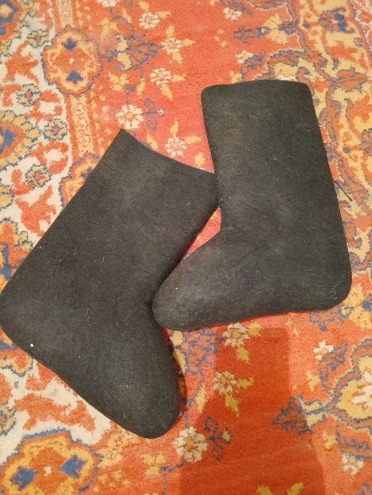 продам валенки черные