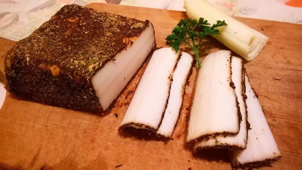 Домашна сланина, солена и вакум