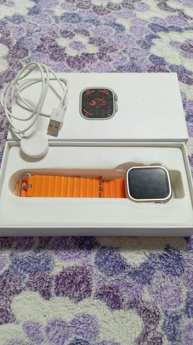 Часы практически новые