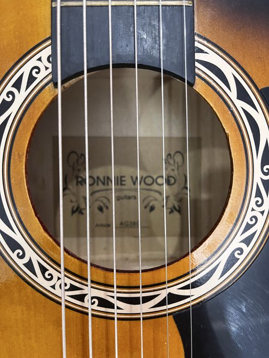 Аккустическая гитара